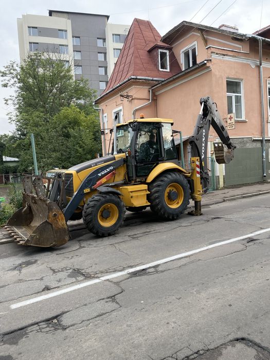 Кращий в Україні Volvo BL71 стан ІДЕАЛ понвий комплект 4 ковші+вила..