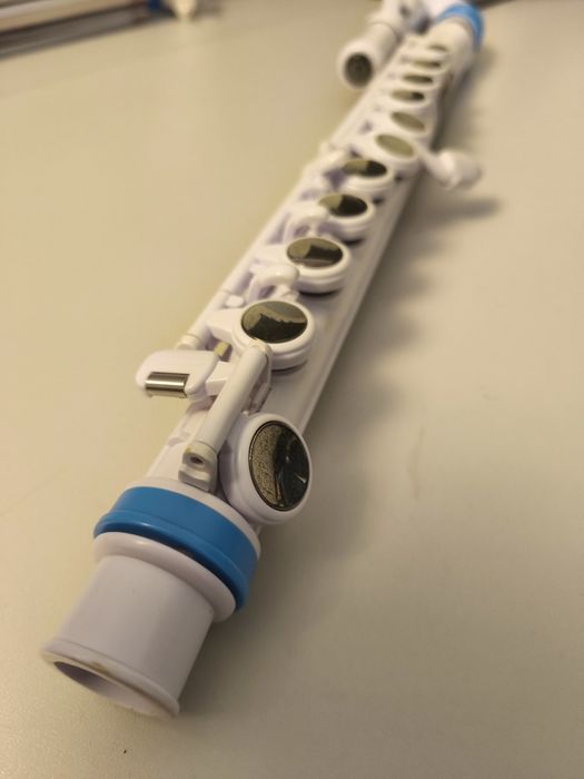 Flauta Transversal NUVO jFlute 2.0 Branco/Azul + Estojo