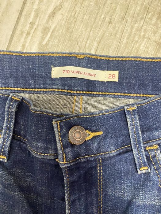 Жіночі  джинси Levis