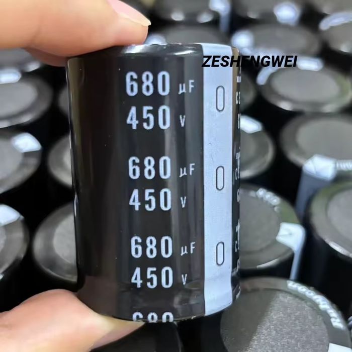 Конденсатор електролітичний 680UF 450V 35*50мм
