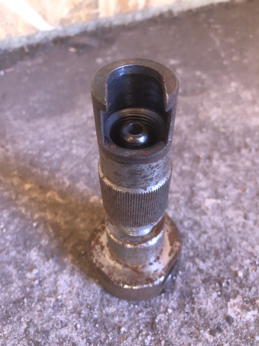 Перхідник для заправки авто метаном.