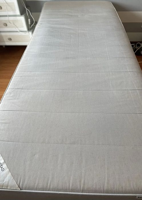 Cama (Sommier) com colchão