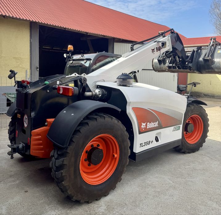 Ładowarka Bobcat 358 agri+