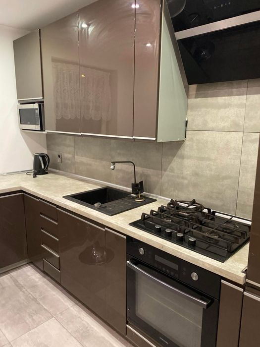 Mieszkanie 2-pokojowe 42 m² w kamienicy – I piętro | Ogród + miejsce parkingowe