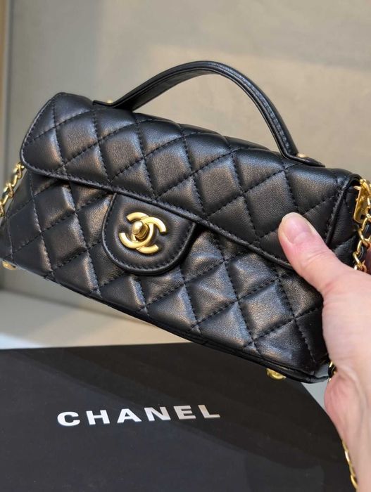 Сумка шанель Chanel трапеція, внизу довжина 24 см вверх 21 см кожаная сумочка