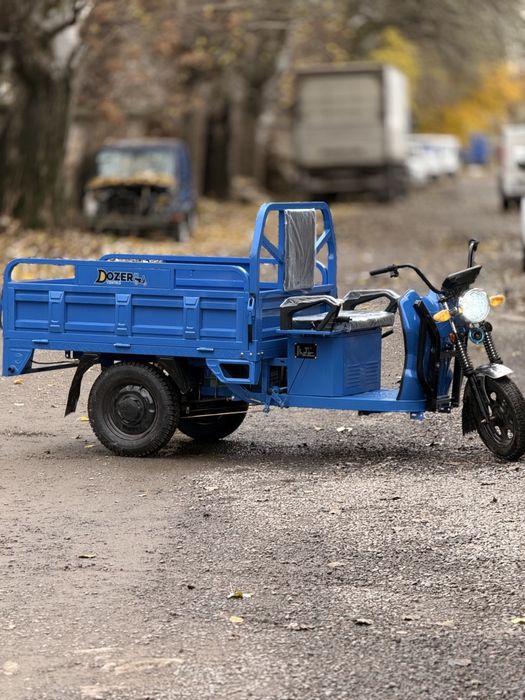 Електротрицикл DOZER Model 2E