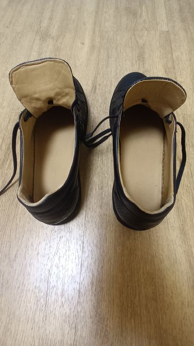 Туфлі чорні  кожані