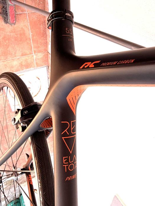 Bicicleta estrada KTM Revelator , em  full carbono
