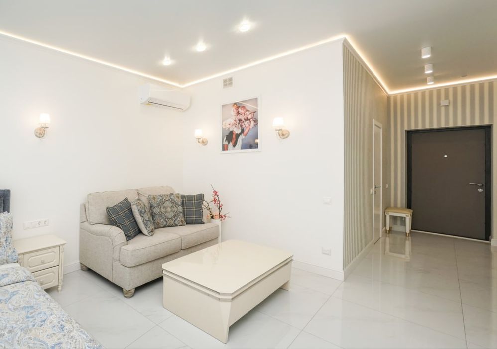 Подобово Квартира в ЖК Смарт Плаза Оболонь. Будинок з генератором