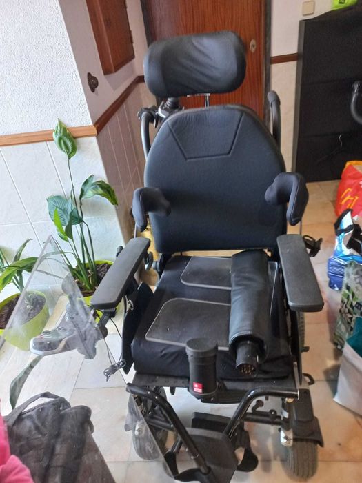 Cadeira rodas Elétrica muito pouco uso