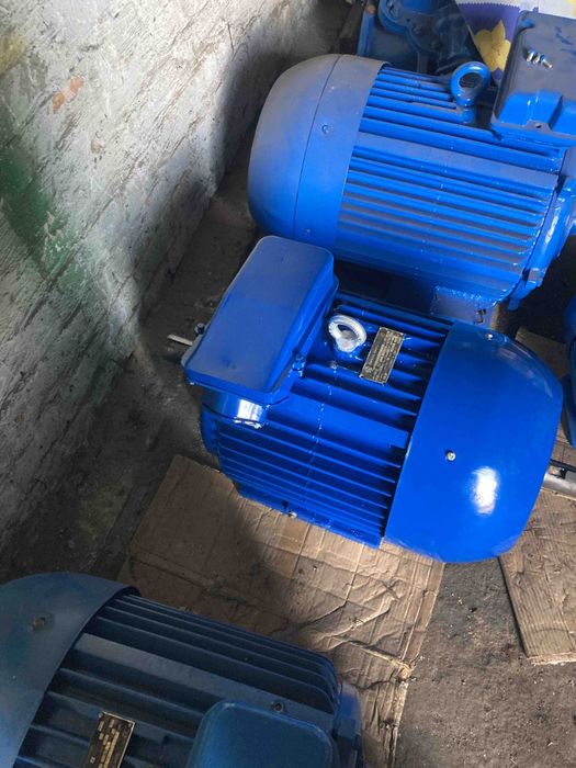 цікавить електродвигун редуктори тельфер лебедки електромотор насоси