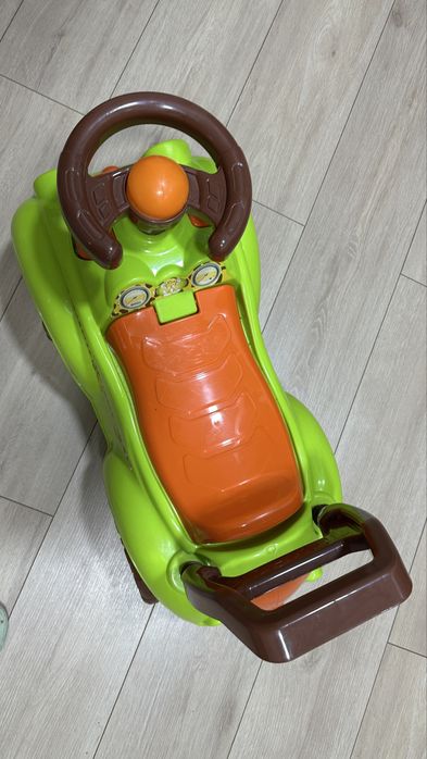 Машинка толокар