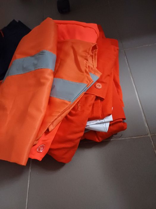 Сигнальный жельты, спец. костюмы