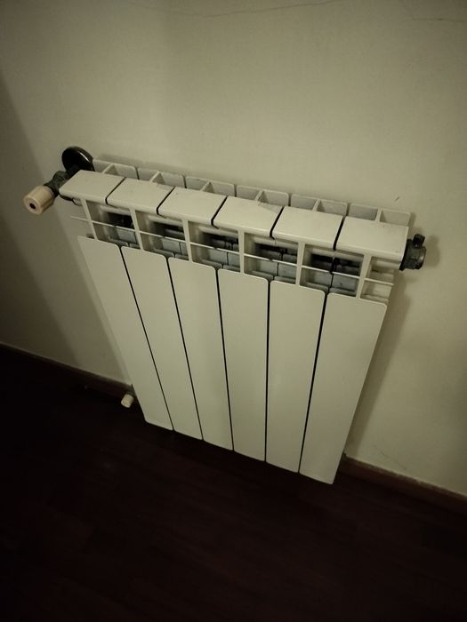 Radiadores hidráulicos em bom estado + caldeira elétrica