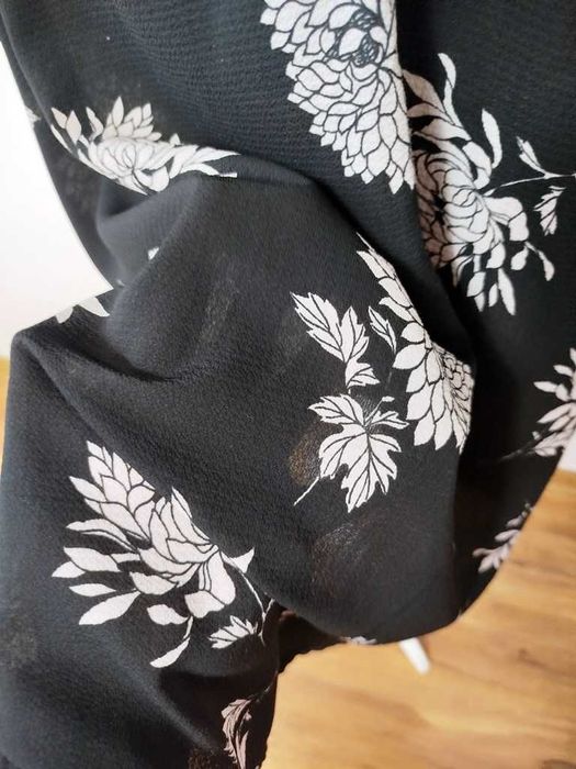 New Look czarna midi sukienka w kwiaty