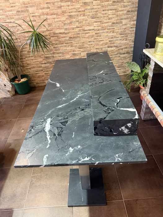 Secretária em Mármore