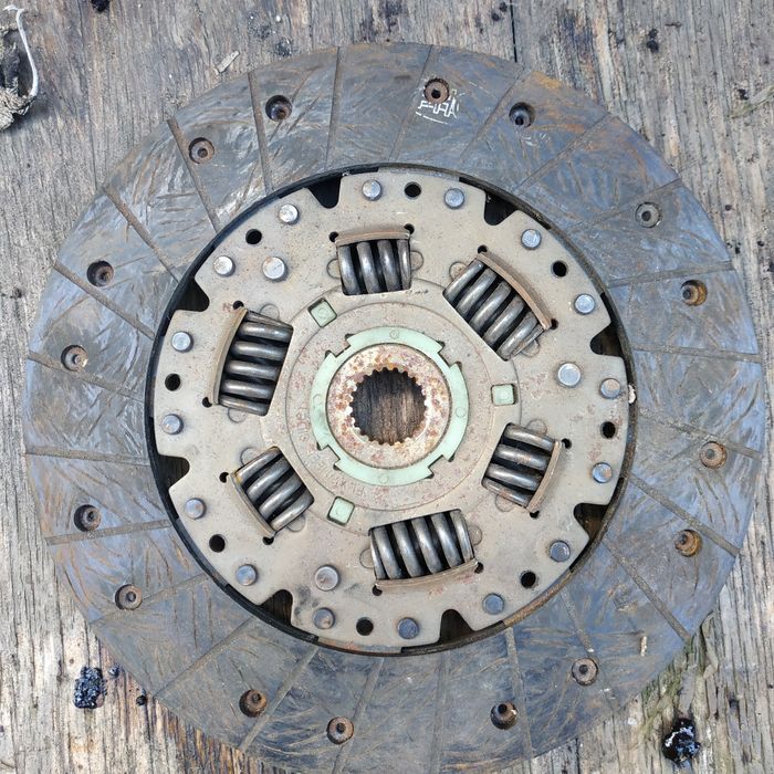 Корзина та диск зчеплення мазда 262