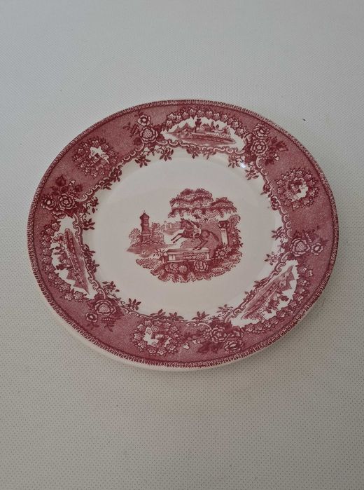 Prato raso Cavalinho vermelho - Loiças de Sacavém, Gilman, Estátua