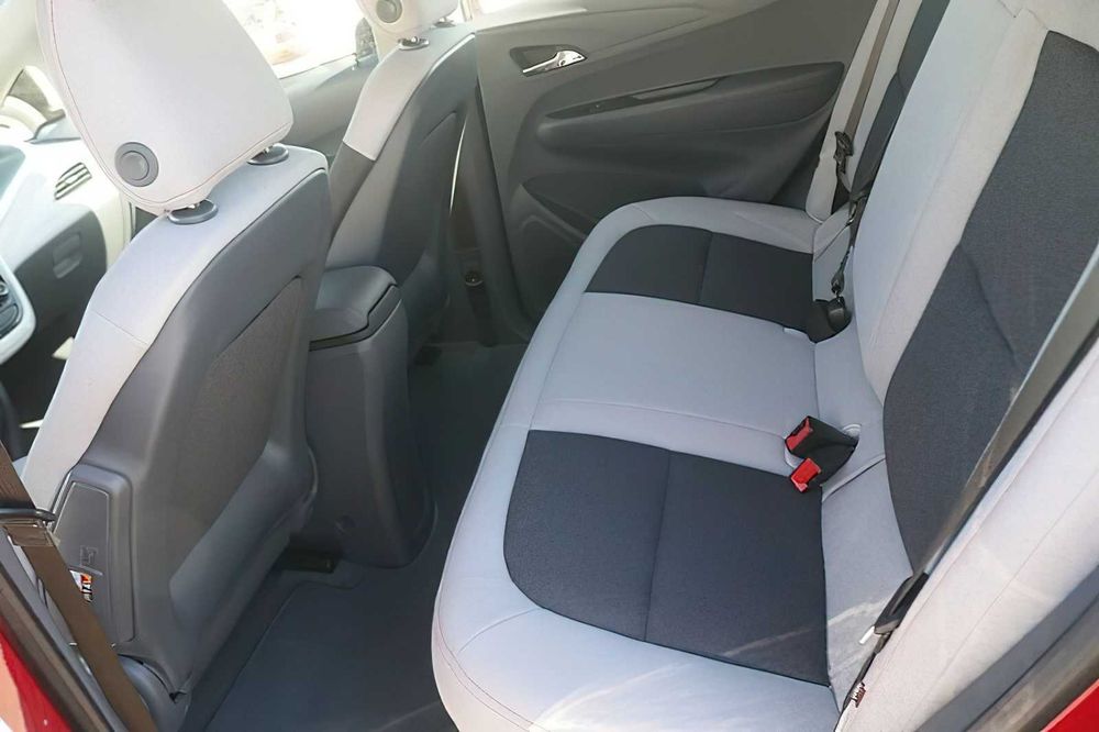 Chevrolet Bolt EV      2021
