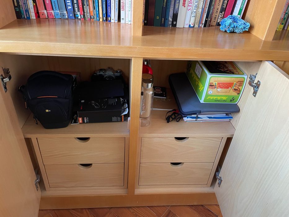 Estante para escritório em faia