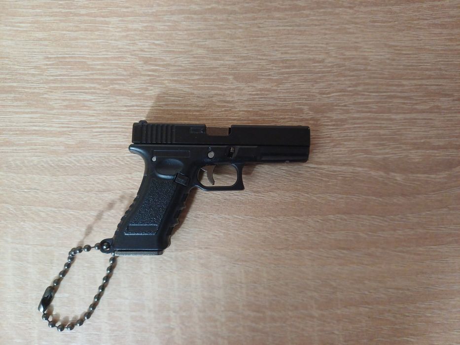 Брелок Glock17  повністю розбірний метал/пластик