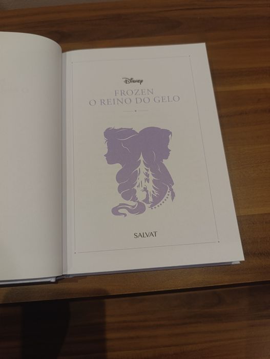 Livro história da Disney Frozen