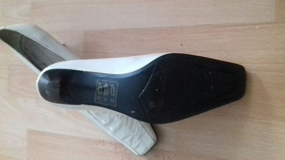 Pantofle damskie 41, dł stopy 26 cm, obcas 7 cm