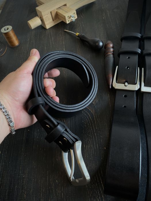 Ремінь чоловічий шкіряний ручної роботи. Мужской ремень кожаний