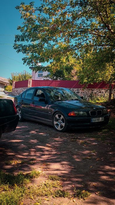 Продаю власну BMW 3 Series E46 у кузові седан. Автомобіль доглянутий, обслуговувався вчасно.