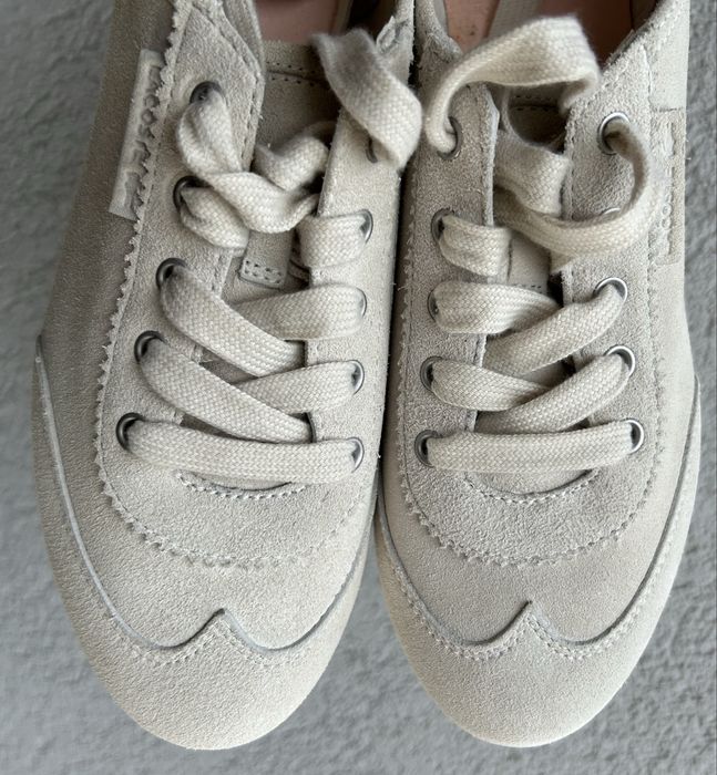 Buty sportowe Lacoste damskie oryginalne zamszowe nowe rozmiar 38