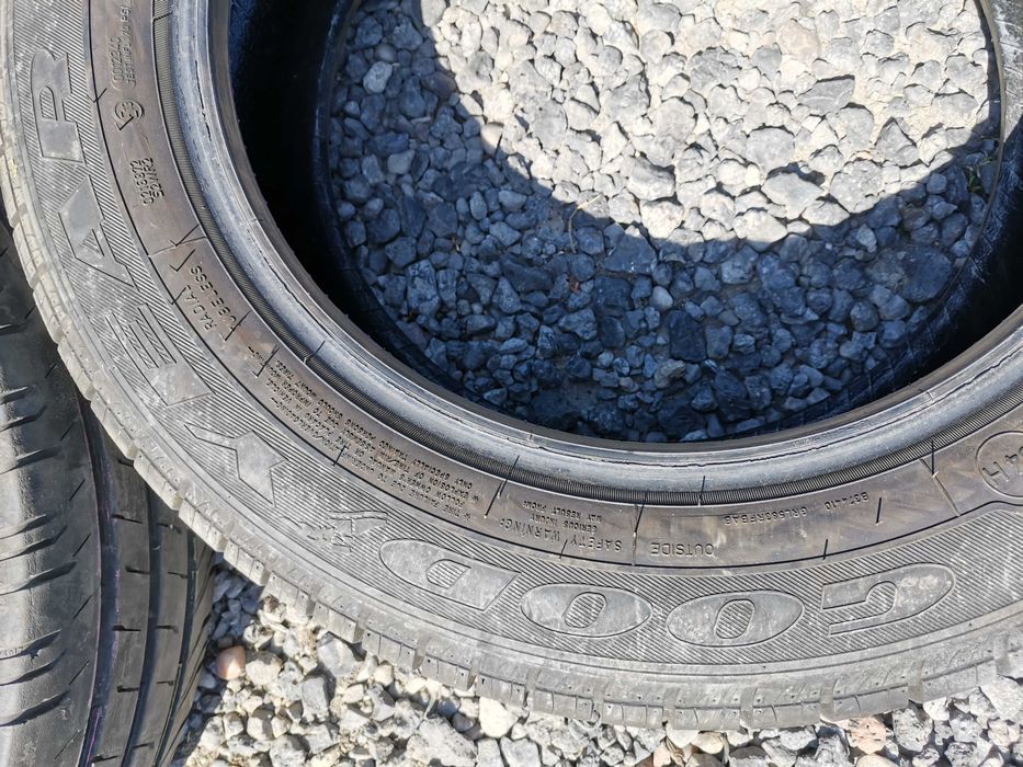 bus zima Goodyear 215/60/17C z 2019r 7.4mm 2szt zima