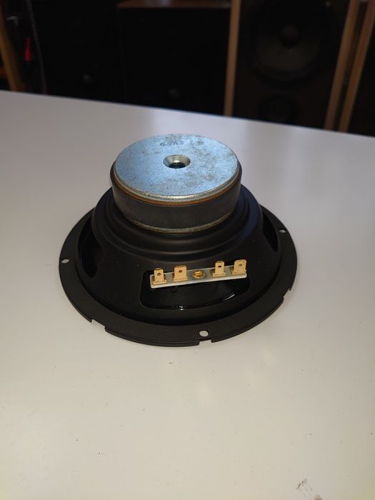 Динамики hi-fi уровня. Мидбасов автомобильные 16,5 см  2*4om