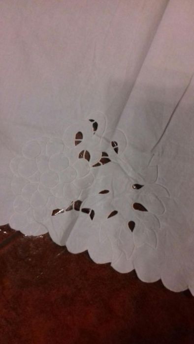 Embroidered Tablecloth425814148881459206
