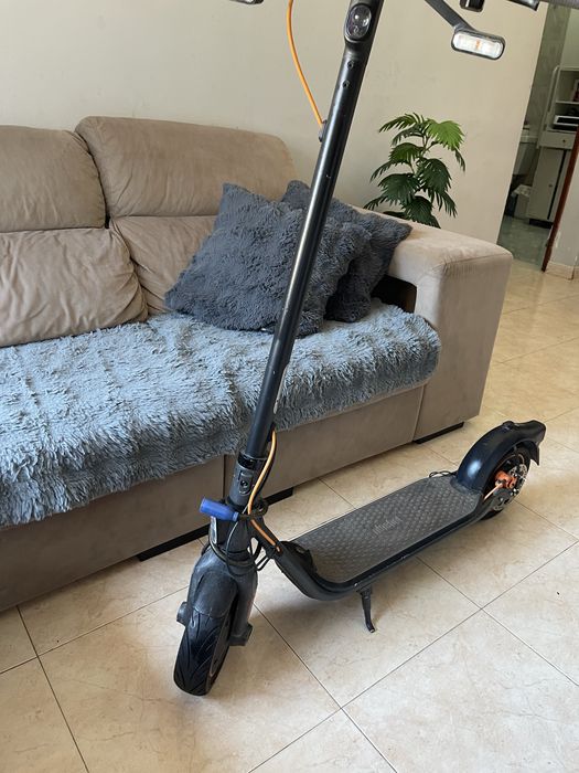 Ninebot F40 — 150 €  Vendo trotinete elétrica Segway Ninebot F40