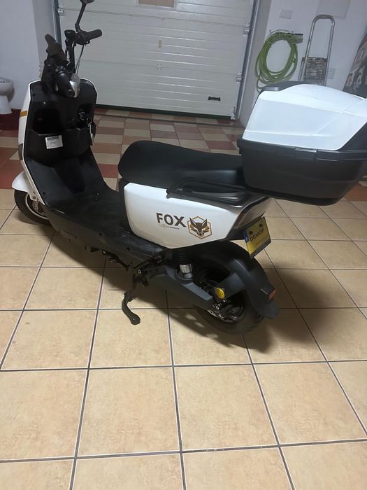 Scooter eletrica como nova