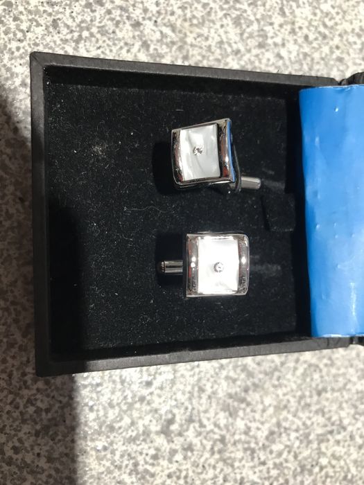 Botoes punho como novos