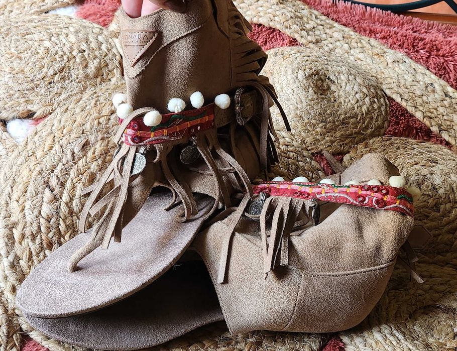 Sandálias novas nr 41