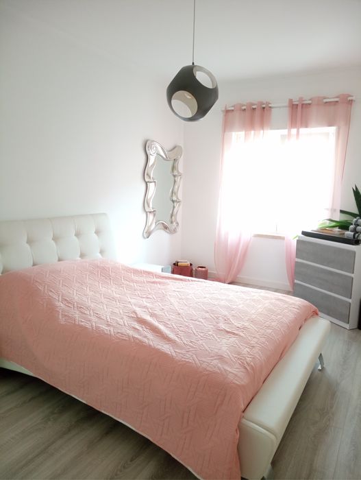 Cama com colchao 1.40x2.00 como nova ( pikolin)