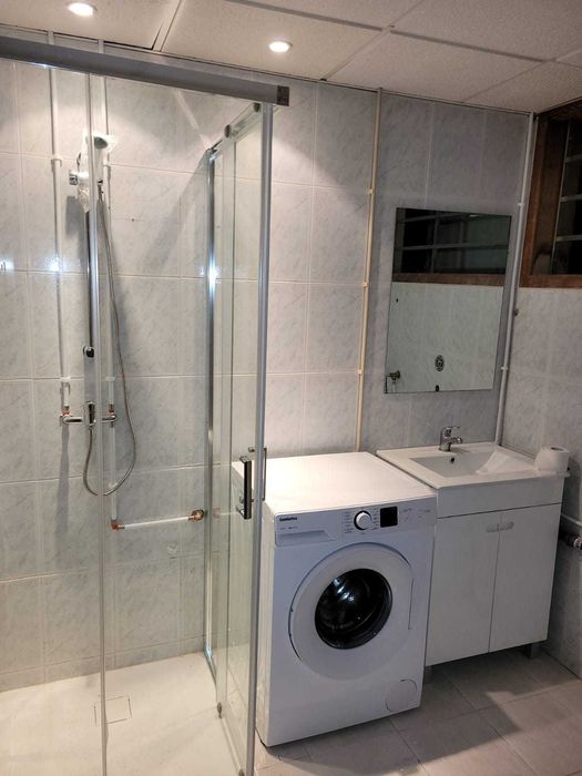 Cedo Espaço Com T2 Quartos e Sala 70M2