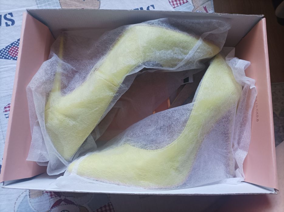 Przepiękne buty na obcasie