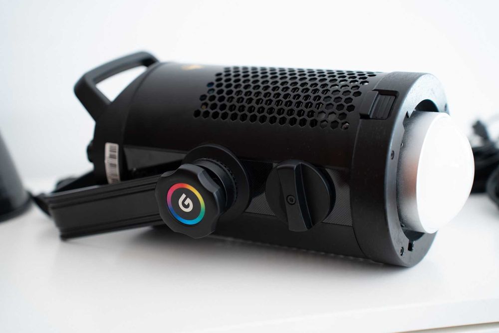 Godox SL150R RGB – Luz LED Profissional com mala e acessórios