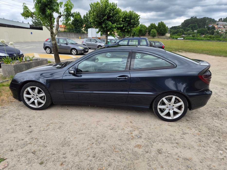 Carro Mercedes benz 220c