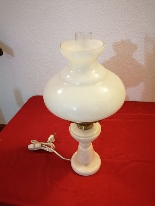 Candeeiro de mesa marmore e vidro