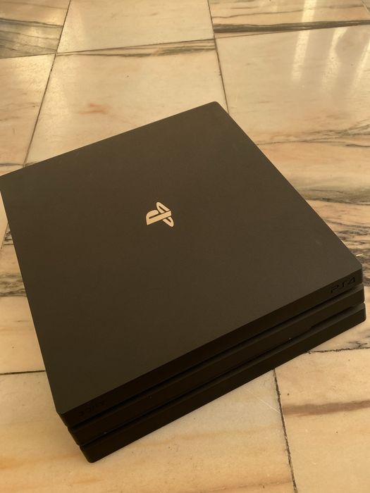 Ps4  Pro  1Tb como novo