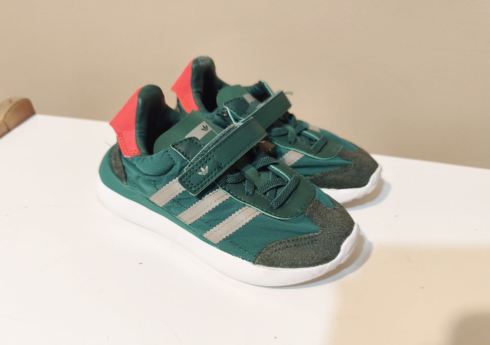 Buty sneakersy Adidas Country XLG sportowe dziecięce ciemnozielone elastyczne na rzepy 27