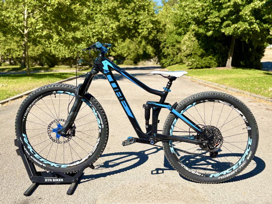RESERVADA Cube Carbono 29”