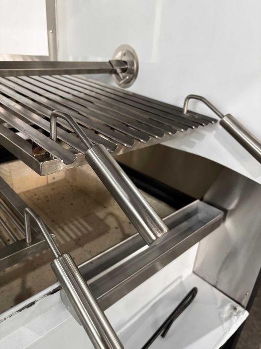 Мангальний комплекс з аргентинською решіткою та зонтом-гідрофільтром