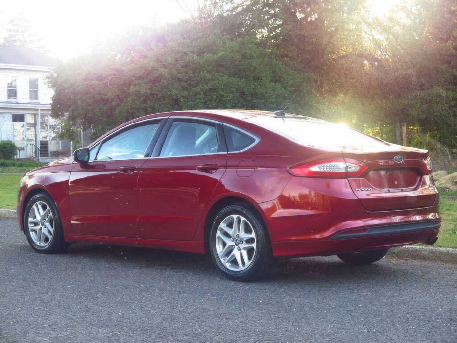 Ford Fusion SE      2013