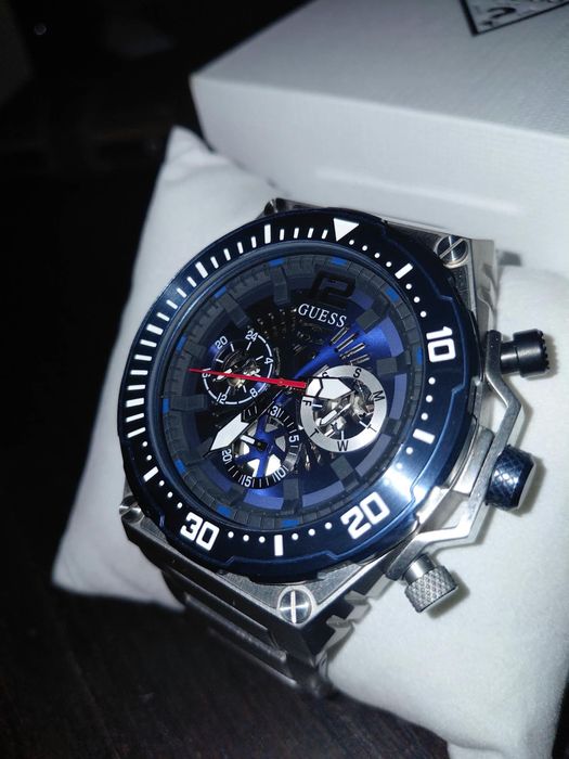 Relógio Guess em aço