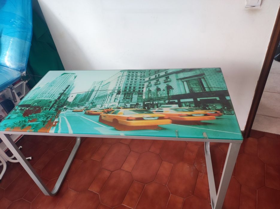 Mesa para PC em vidro para computador
